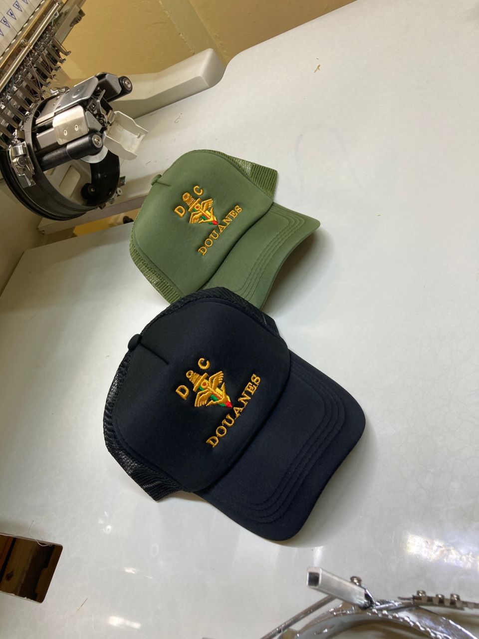 broderie — casquettes