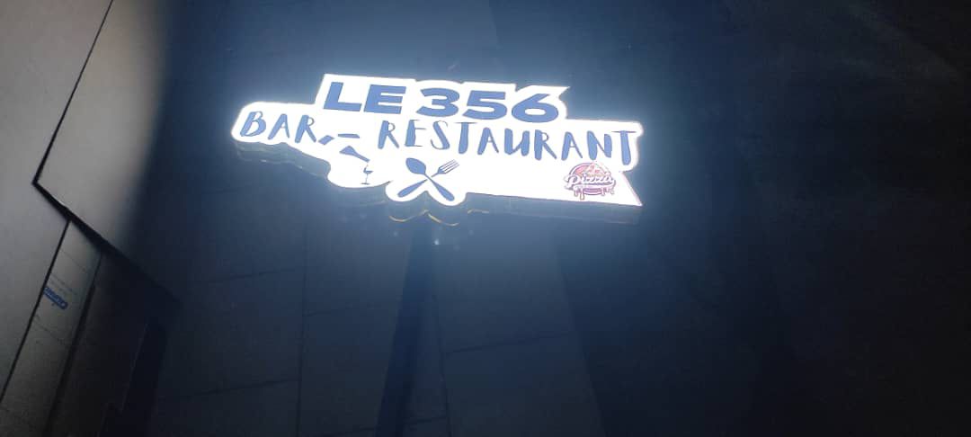 Enseignes & Plaques — enseigne lumineuse
